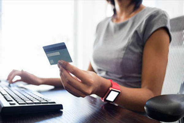 你的征信里要是有这俩字儿，信用卡就和你说拜拜了！