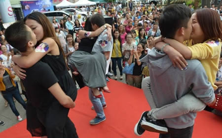 总结下各行七夕期间的活动和可以薅的羊毛！